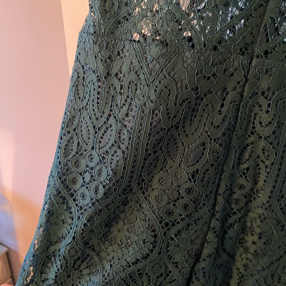 Green lace lulus midi dress new with tags - Picture 4 of 4